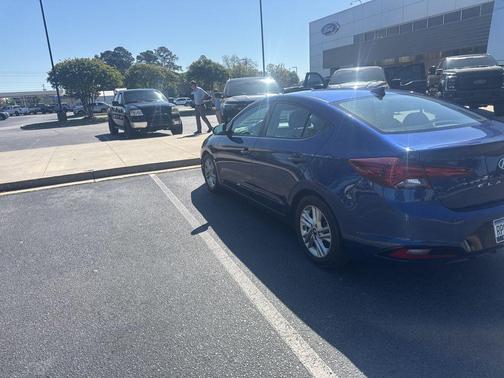 2019 Hyundai ELANTRA SEL