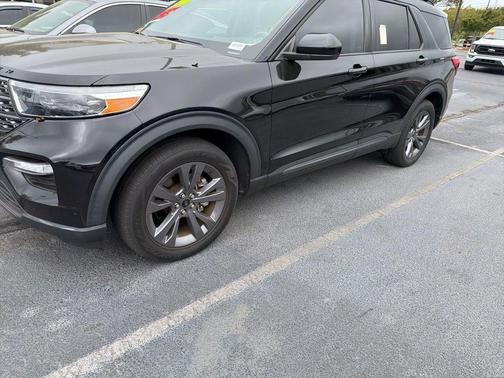 Agate Black Metallic 2023 Ford Explorer XLT