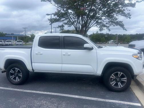 Super White 2019 Toyota Tacoma TRD Sport
