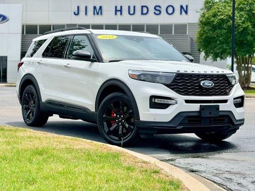 White Metallic 2023 Ford Explorer ST