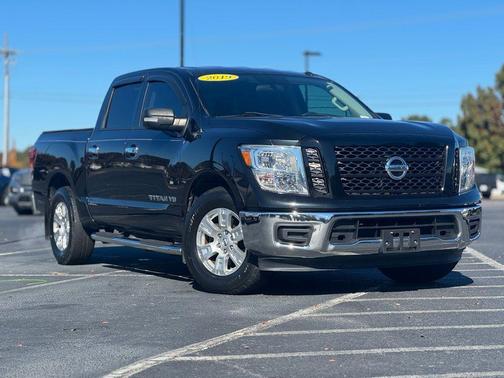 2019 Nissan Titan SV