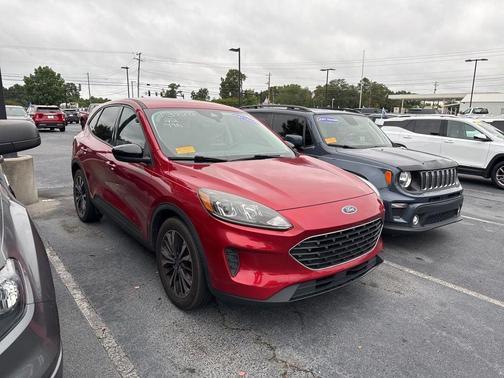 2022 Ford Escape SE