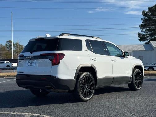 2023 GMC Acadia SLE