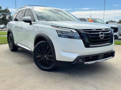 2022 Nissan Pathfinder Platinum