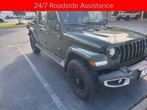 2022 Jeep Gladiator Sport
