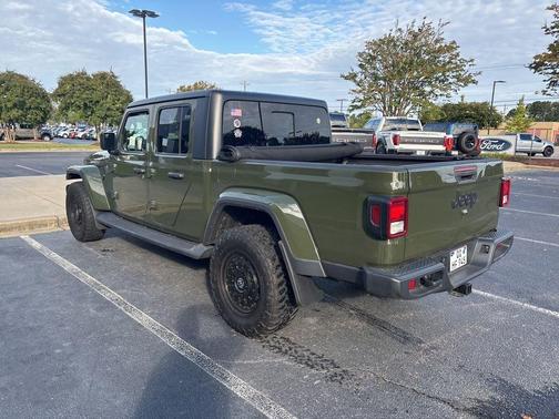 2022 Jeep Gladiator Sport
