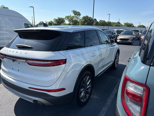 2022 Lincoln Corsair Standard