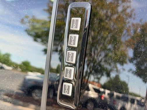 Oxford White 2023 Ford F-150 XLT