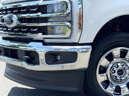 White Metallic 2026 Ford F-250 Lariat