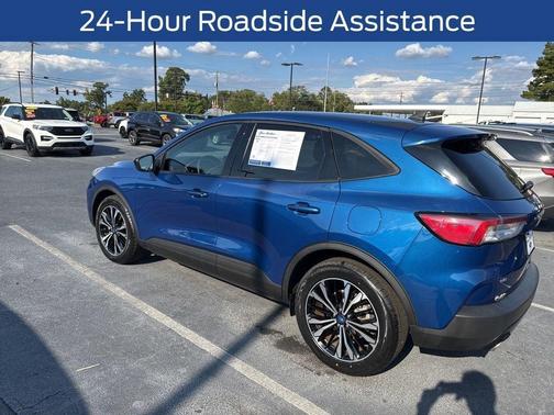 2022 Ford Escape SE