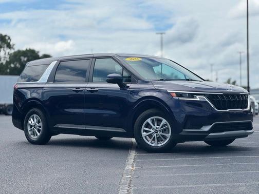 2023 Kia Carnival LX