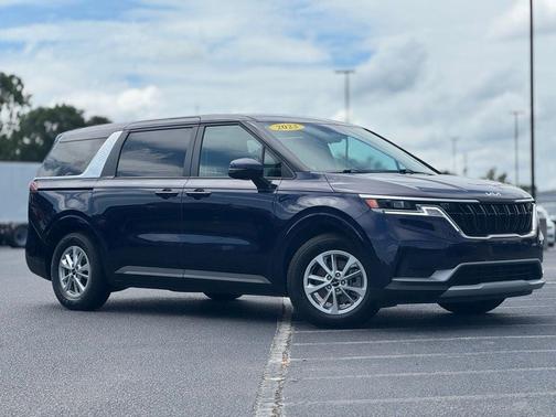 2023 Kia Carnival LX