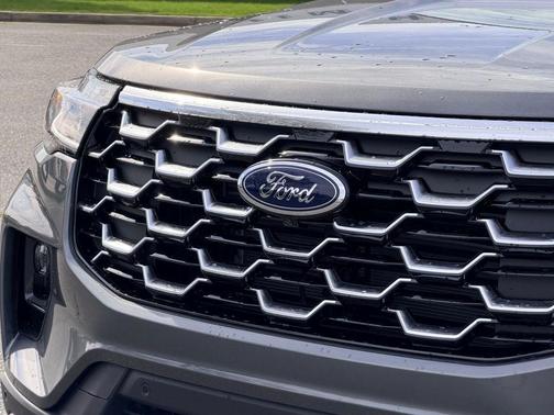 Gray Metallic 2026 Ford Explorer Platinum