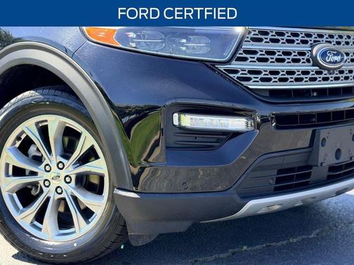 Black Metallic 2021 Ford Explorer Limited