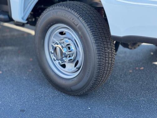 Oxford White 2026 Ford F-250 XL