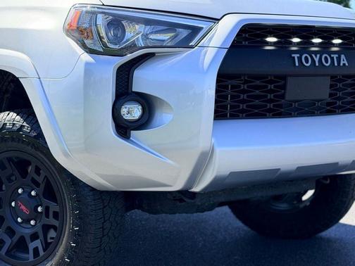 Classic Silver Metallic 2022 Toyota 4Runner SR5