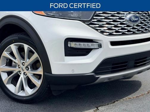 White Metallic 2022 Ford Explorer Platinum