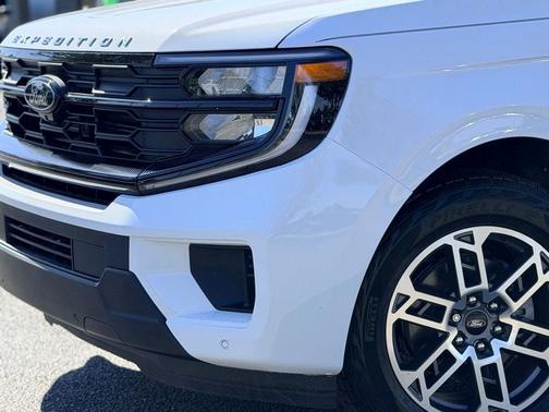 Oxford White 2026 Ford Expedition Max Active