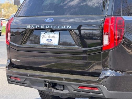 Black Metallic 2026 Ford Expedition Active