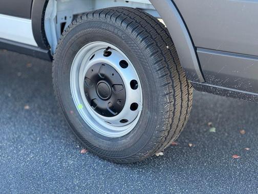 2026 Ford Transit-250 148 WB Medium Roof Cargo