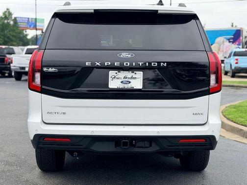 Oxford White 2025 Ford Expedition Max Active