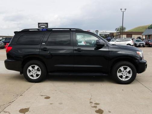 2016 Toyota Sequoia SR5