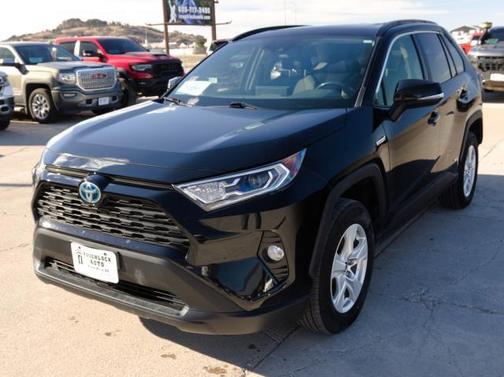 2020 Toyota RAV4 Hybrid XLE