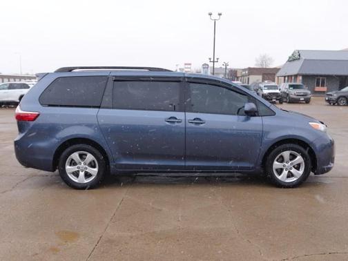 2015 Toyota Sienna LE