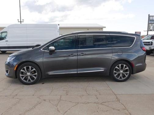 Granite Crystal Metallic Clearcoat 2020 Chrysler Pacifica Limited
