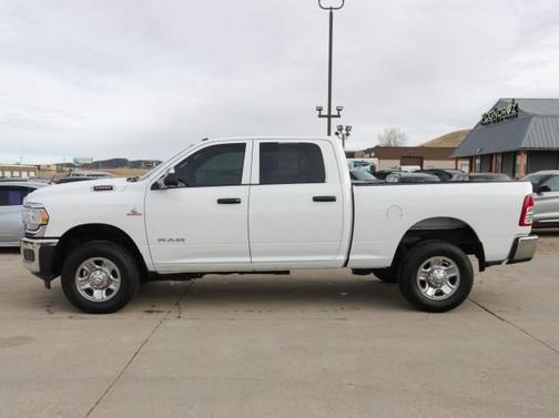 2022 RAM 2500 Tradesman Crew Cab 4x4 6'4' Box