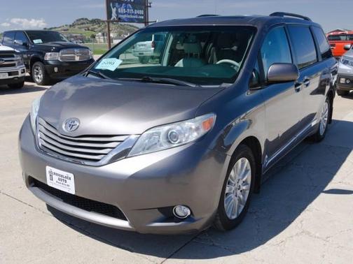2013 Toyota Sienna XLE