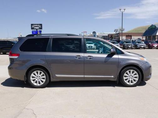 2013 Toyota Sienna XLE