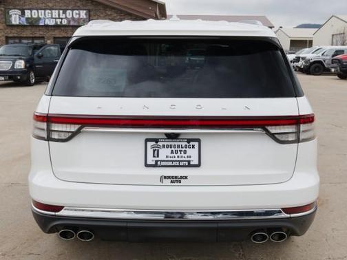 Pristine White Metallic Tri-Coat 2022 Lincoln Aviator Reserve AWD