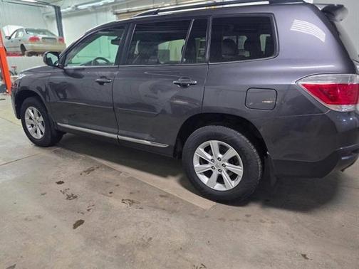 2013 Toyota Highlander SE
