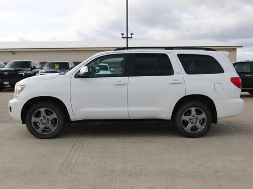 2014 Toyota Sequoia SR5