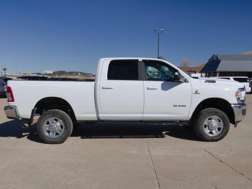 Bright White Clearcoat 2021 RAM 2500 Big Horn Crew Cab 4x4 6'4' Box