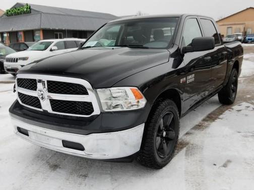 2017 RAM 1500 SLT
