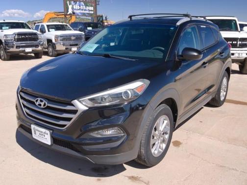 Black Noir Pearl 2017 Hyundai TUCSON SE