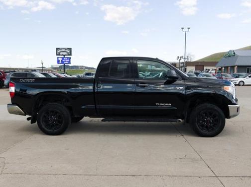 2016 Toyota Tundra SR5