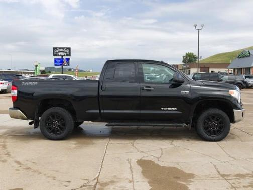 2016 Toyota Tundra SR5