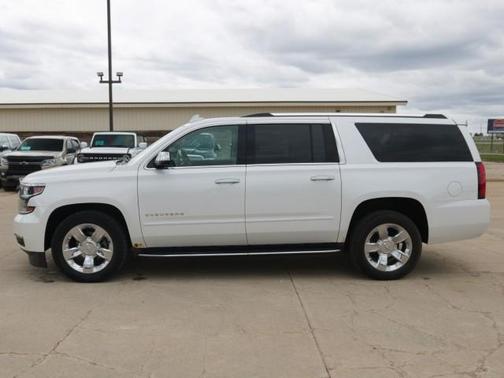 Iridescent Pearl Tricoat 2017 Chevrolet Suburban Premier