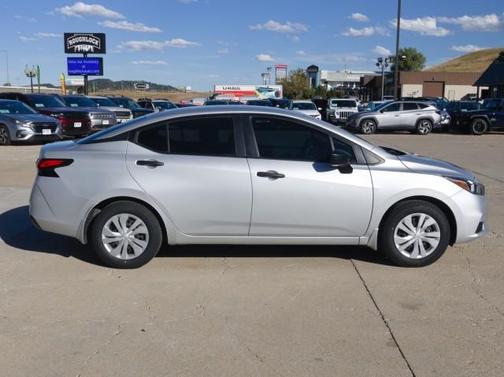 2022 Nissan Versa 1.6 S