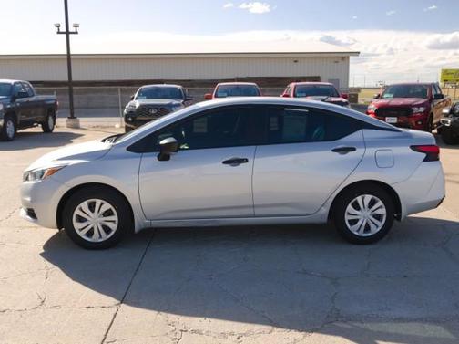 2022 Nissan Versa 1.6 S