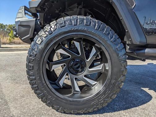 2020 Jeep Gladiator Sport