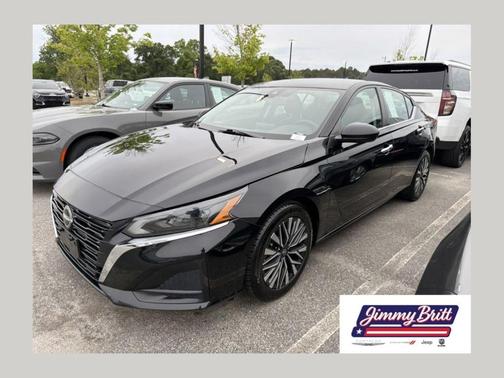 Black 2024 Nissan Altima 2.5 SV