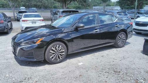 Black 2024 Nissan Altima 2.5 SV