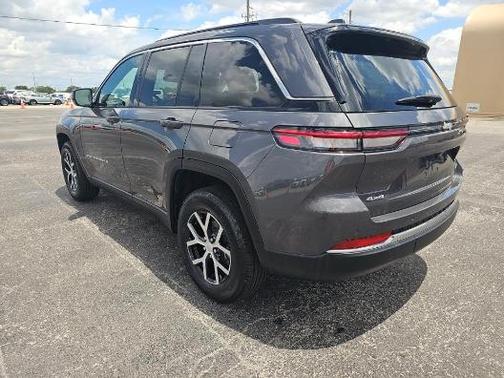 Metallic 2025 Jeep Grand Cherokee Limited