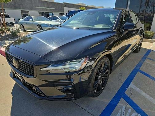 2024 Volvo S60 B5 Plus Black Edition