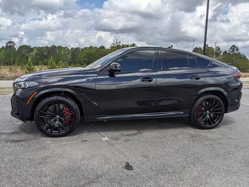 2024 BMW X6 M60i