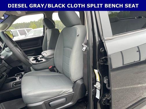 Brilliant Black Crystal Pearlcoat 2016 RAM 2500 Tradesman